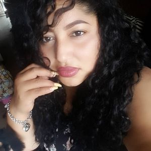 Meet your Posher, Ely